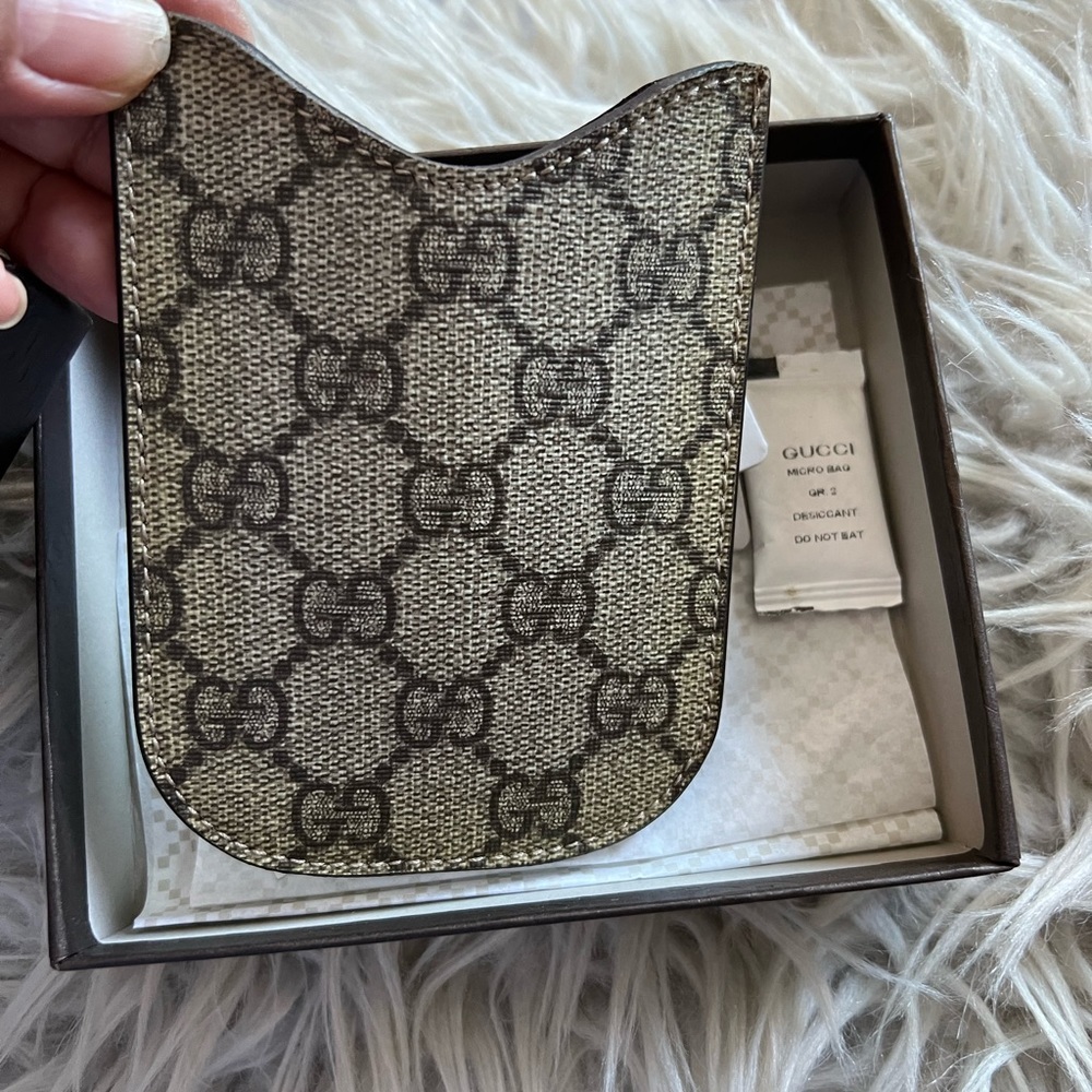 Authentic Gucci Pouch - Picture 10 of 10